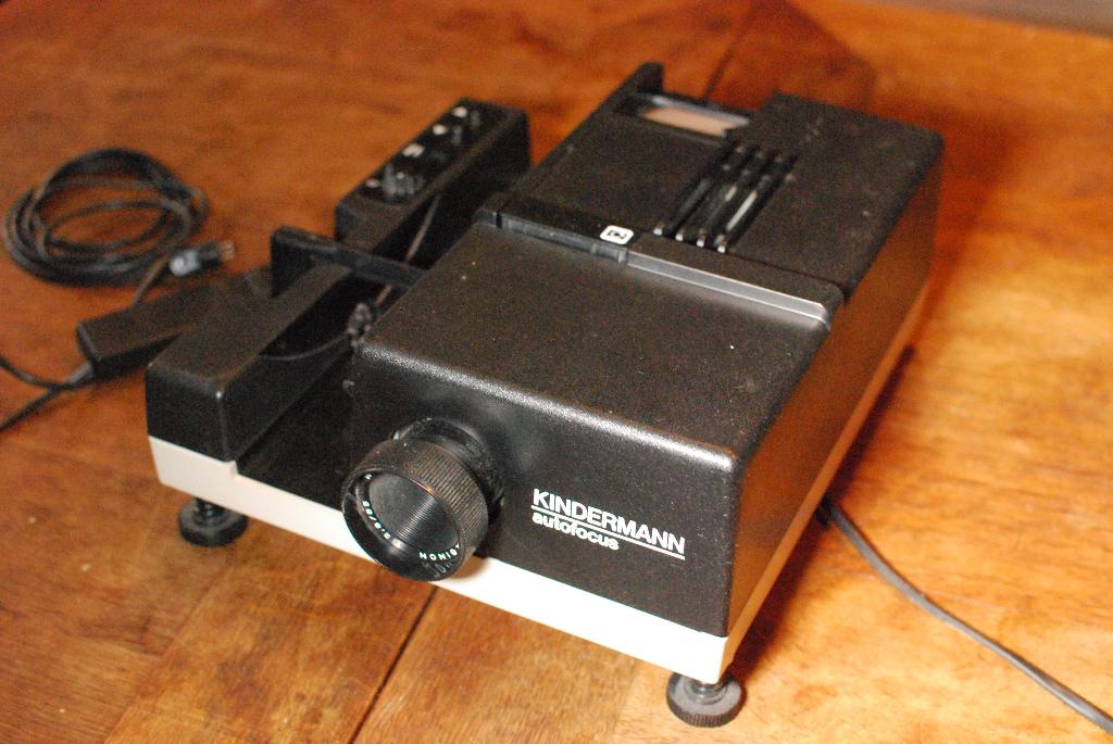 [defect] Kindermann diaprojector autofocus, Ophalen, Gebruikt