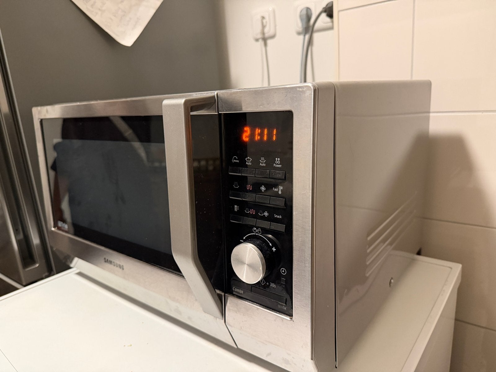 Samsung Combimagnetron - Zilverkleurig, Witgoed en Apparatuur, Ophalen, Combimagnetron, Gebruikt, Grill