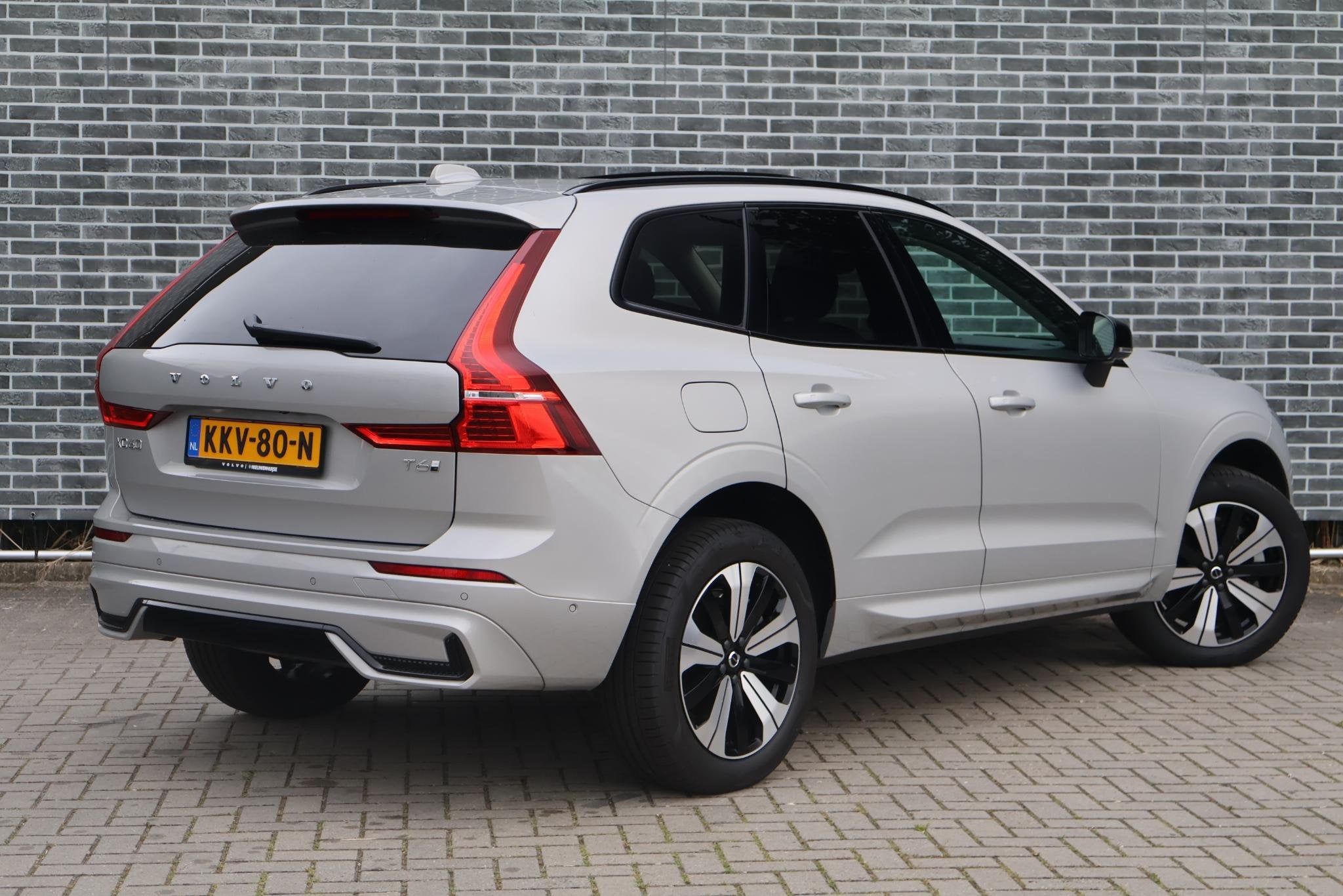 Volvo XC60 2.0 T6 Plug-in Hybrid AWD Plus Dark | Long Range, Gebruikt, Euro 6, 4 cilinders, 180 min