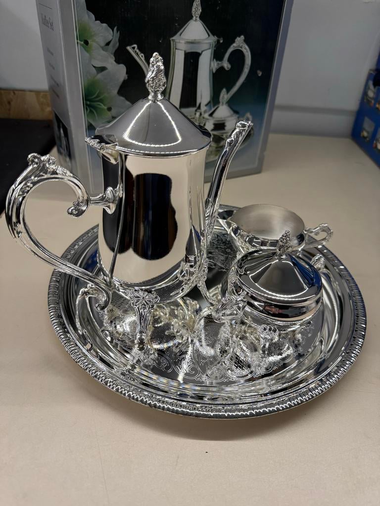 Zilverkleurige Koffie- en Theeset met Dienblad, Antiek en Kunst, Ophalen