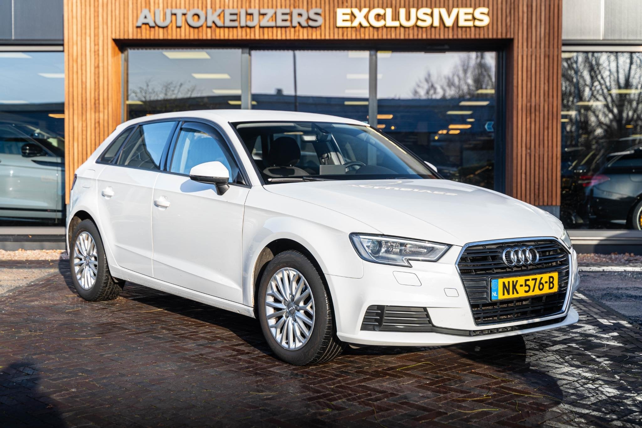 Audi A3 Sportback 1.0 TFSI Koplampreiniging Airco 16"L.M. Ra, Auto's, Audi, Voorwielaandrijving, Stof, Gebruikt, Wit