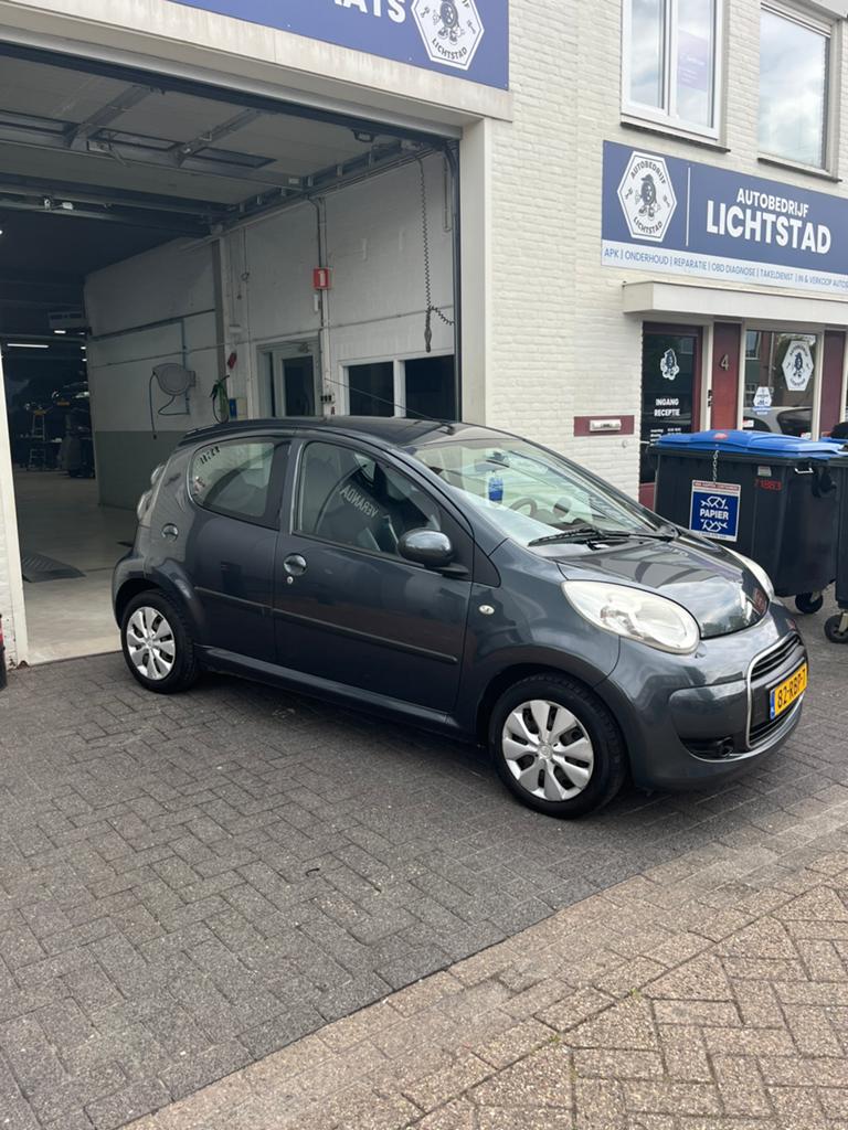 Citroën C1 1.0i 68PK 5D 2011 Grijs Airco NW APK Half leder, Auto's, Voorwielaandrijving, 4 stoelen, C1, 68 pk