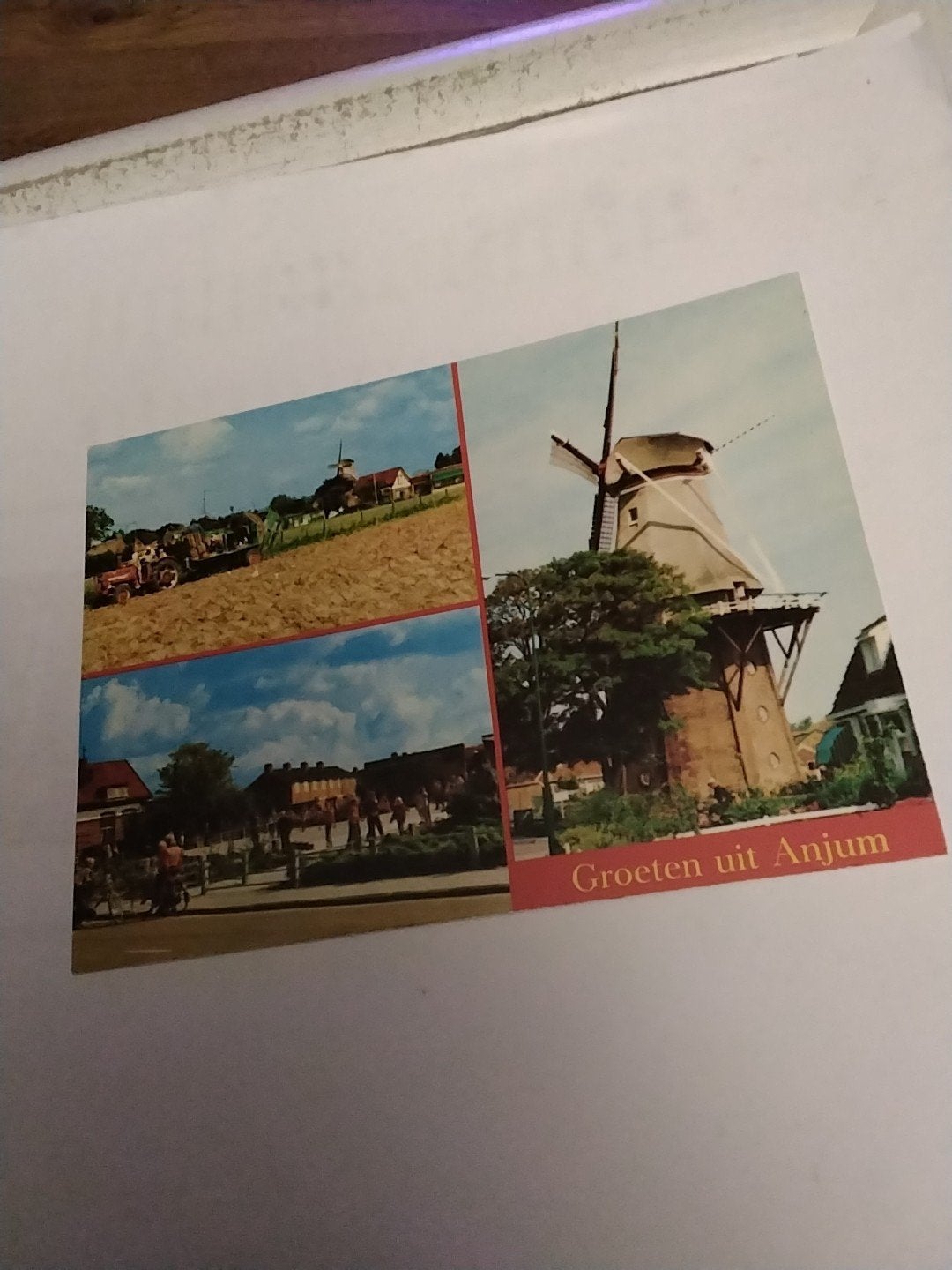Groeten uit Anjum - Ansichtkaart met molen en dorpsgezicht, Ophalen of Verzenden, 1980 tot heden, Ongelopen, Friesland