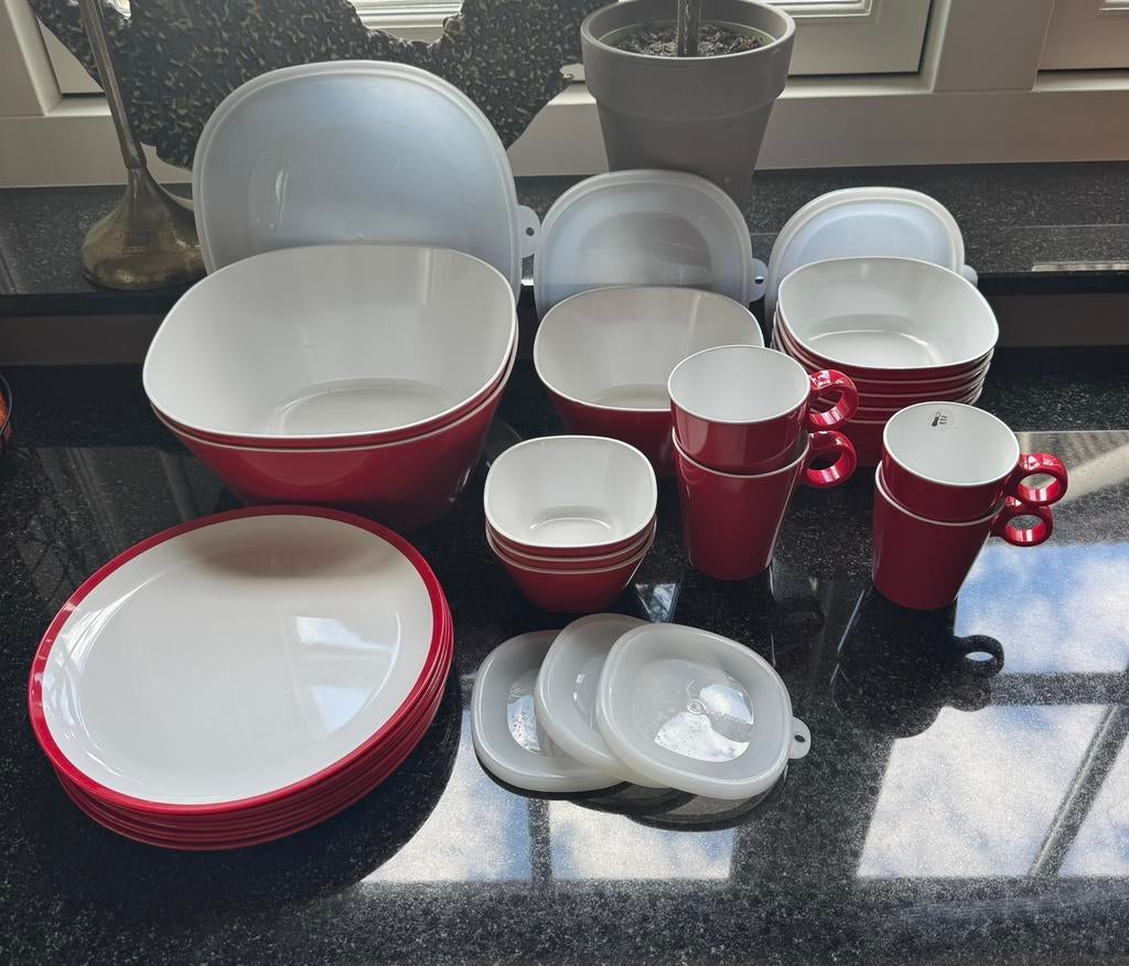 Mepal servies rood/wit, Huis en Inrichting, Ophalen of Verzenden, Gebruikt, Rood, Overige typen