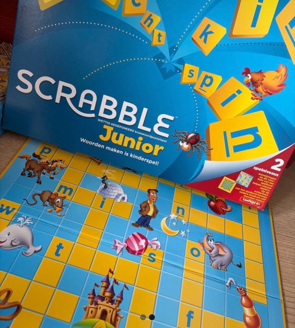 Scrabble Junior - Woorden maken is kinderspel!, Een of twee spelers, Ophalen of Verzenden, Zo goed als nieuw