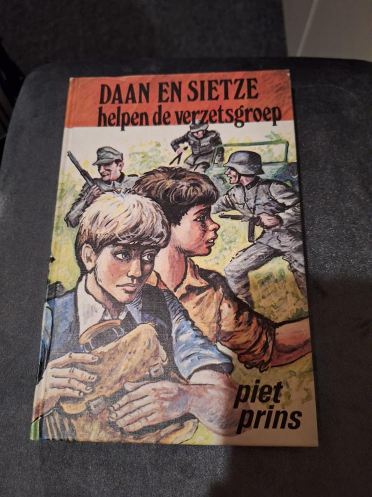 Daan en Sietze helpen de verzetsgroep - Piet Prins, Boeken, Ophalen of Verzenden, 20e eeuw of later, Gelezen, Piet Prins