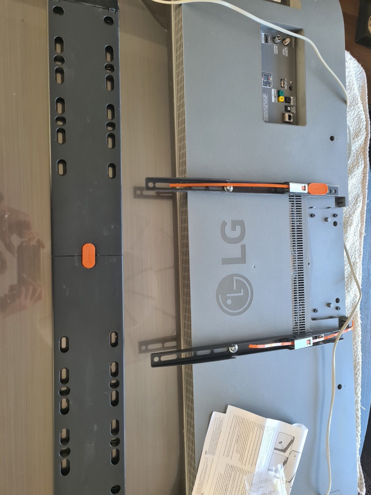 Vogel's Muurbeugel voor TV - 90cm breed, Ophalen of Verzenden, Gebruikt