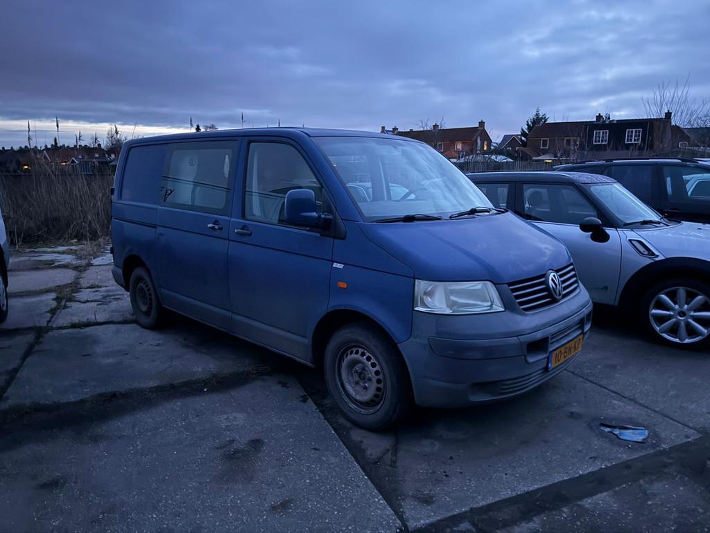 Volkswagen Transporter 2.5 TDI 300 DC MHD (bj 2004), Auto's, Voorwielaandrijving, Stof, Gebruikt, Zwart