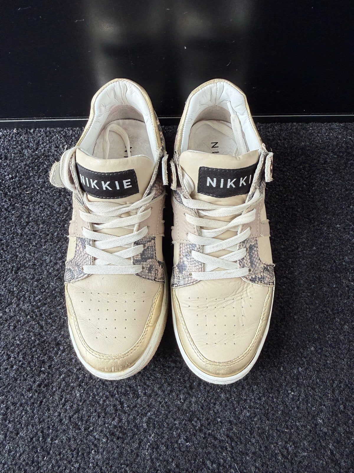Nikkie sneakers, Kleding | Dames, Schoenen, Gedragen, Sneakers of Gympen, Beige, Ophalen of Verzenden