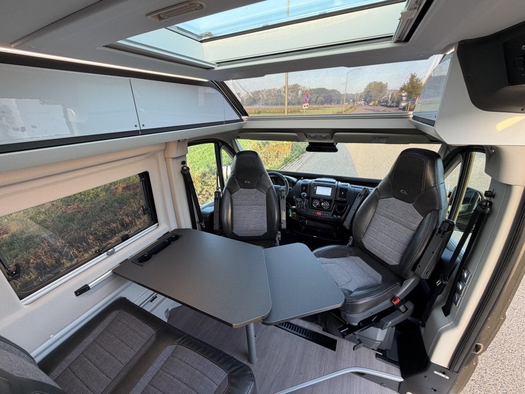 Adria Twin Supreme 640 SGX. Lithium, Omvormer, Busbiker, Automaat, Buscamper of Camperbus, ESP-stabiliteitscontrole, Fiat