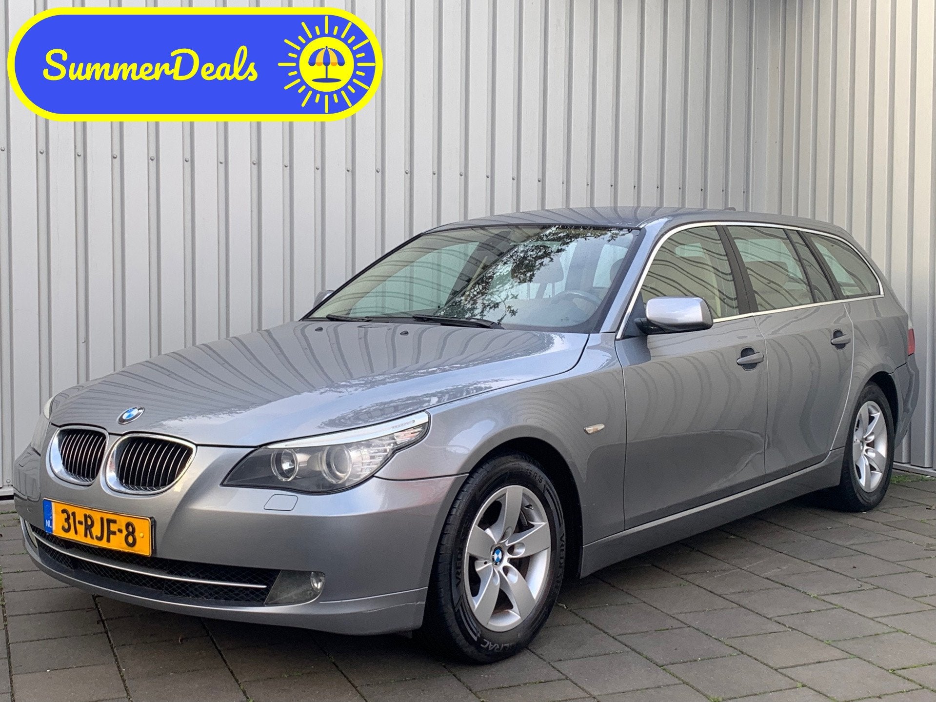 BMW 5-serie Touring 525i|Automaat|Airco|Leder|, Auto's, Achterwielaandrijving, Gebruikt, Beige, 2000 kg