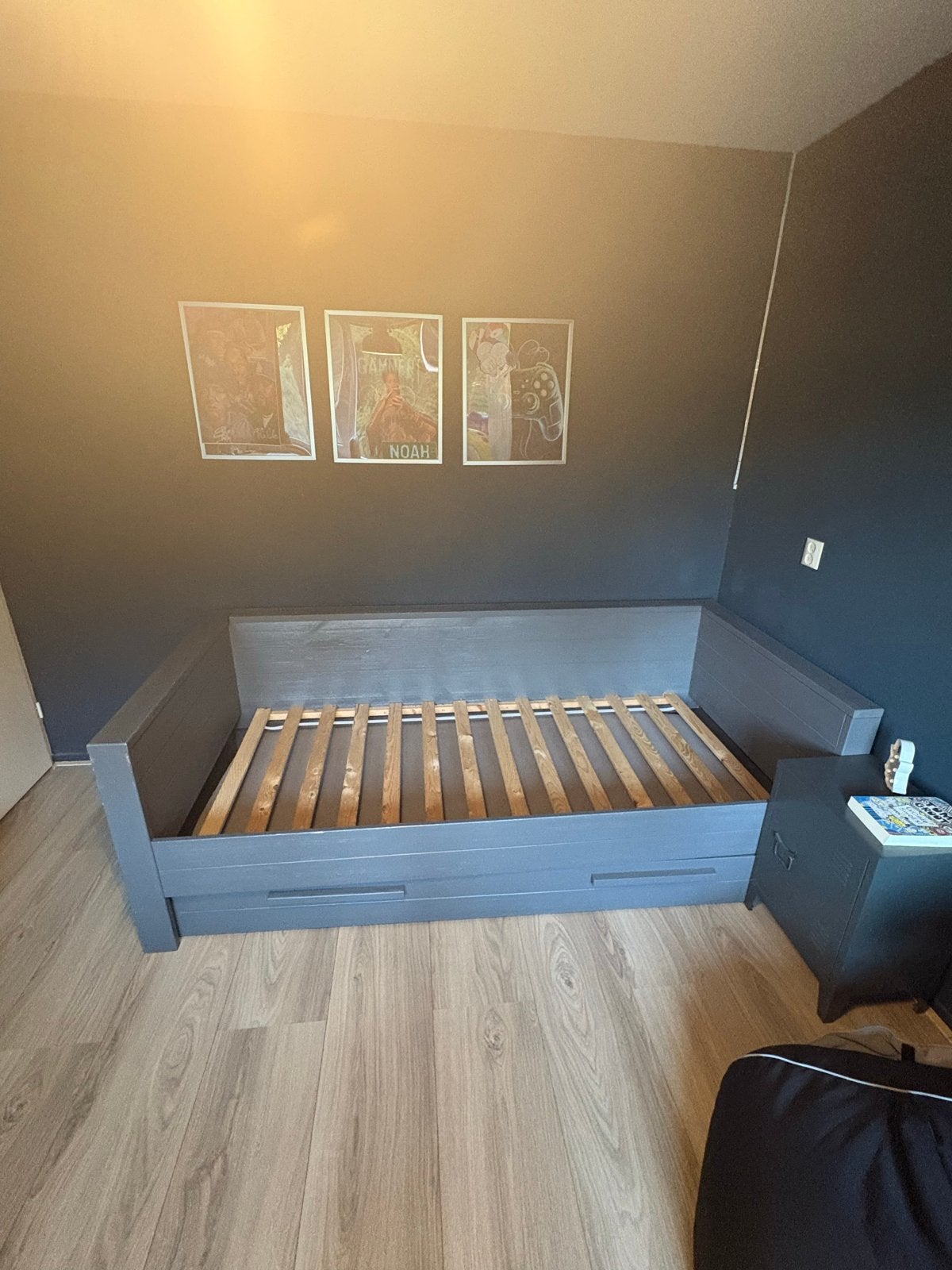 Woood meubels: Bed, Kledingkast en Bureau, Ophalen, Gebruikt, Jongetje of Meisje