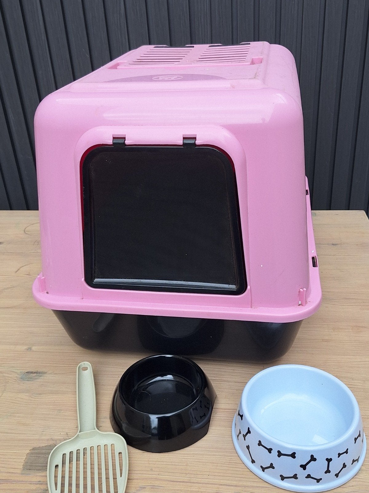 Kattenbak met schepje en 2 voer/drinkbakjes, Ophalen