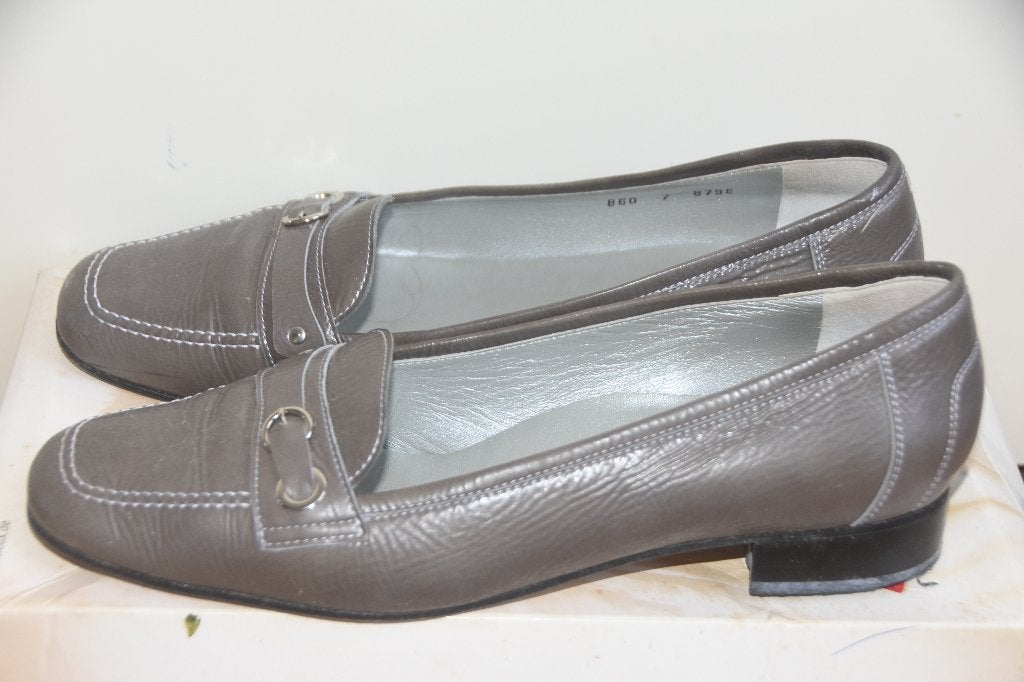 Lever kleurige schoenen met lage hak maat 40 pumps, Verzenden, Gedragen, Schoenen met lage hakken