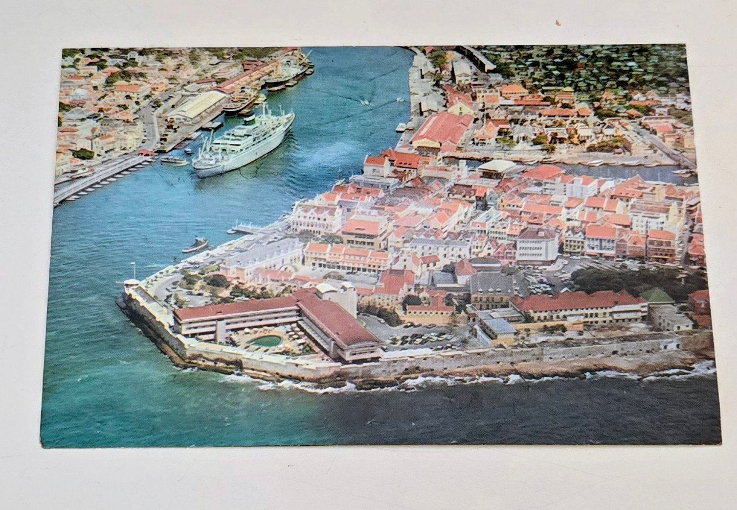 Ansichtkaart Curaçao, luchtfoto hotel., Ophalen of Verzenden, 1960 tot 1980, Gelopen