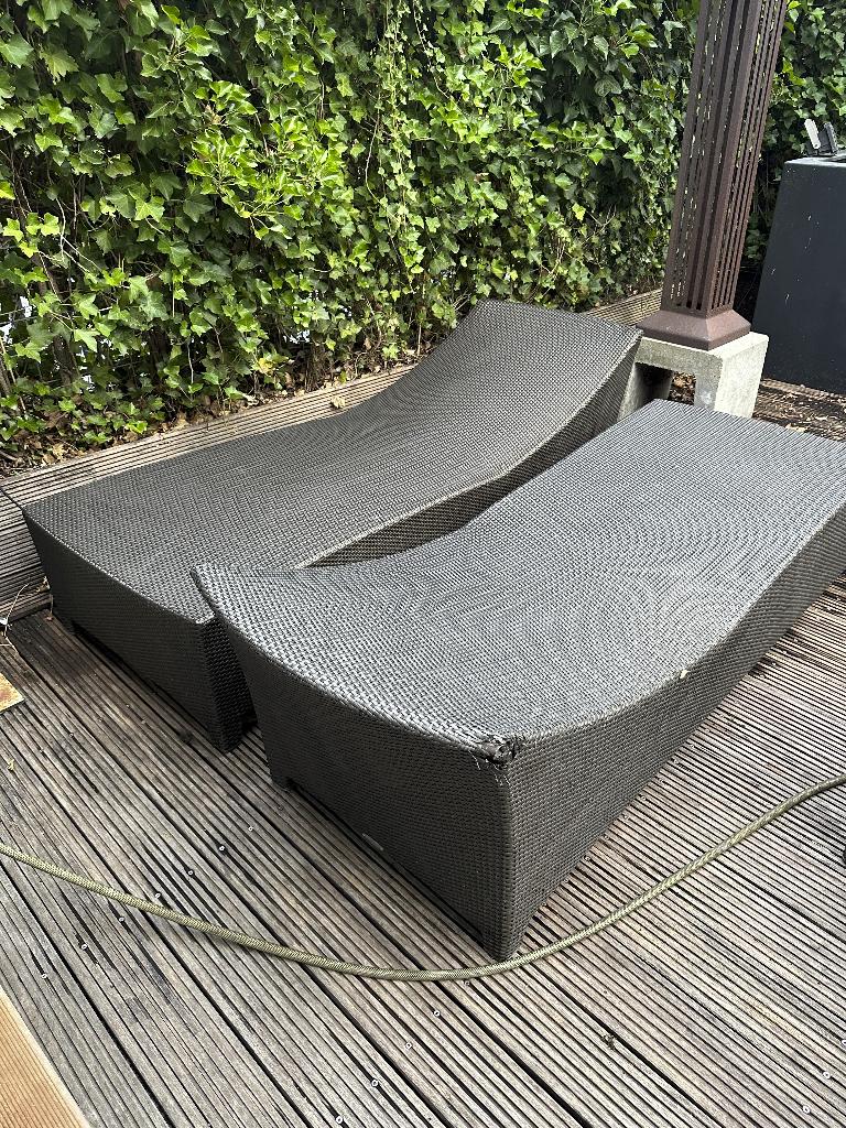 Dedon ligbed met wit kussen, Ophalen, Gebruikt, Kunststof
