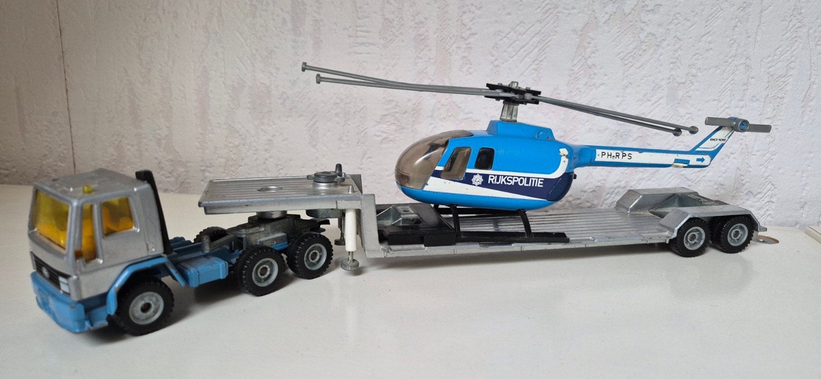 Siku 3719 Ford met rijkspolitie helikopter, Hobby en Vrije tijd, Modelauto's | 1:50, Ophalen of Verzenden, Gebruikt, Bus of Vrachtwagen