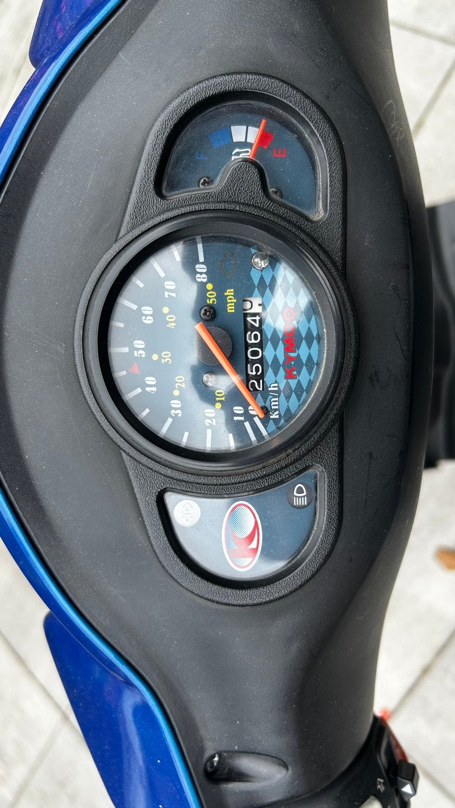 Foto 4 van Kymco Agility geel kenteken – rijdt goed – €450