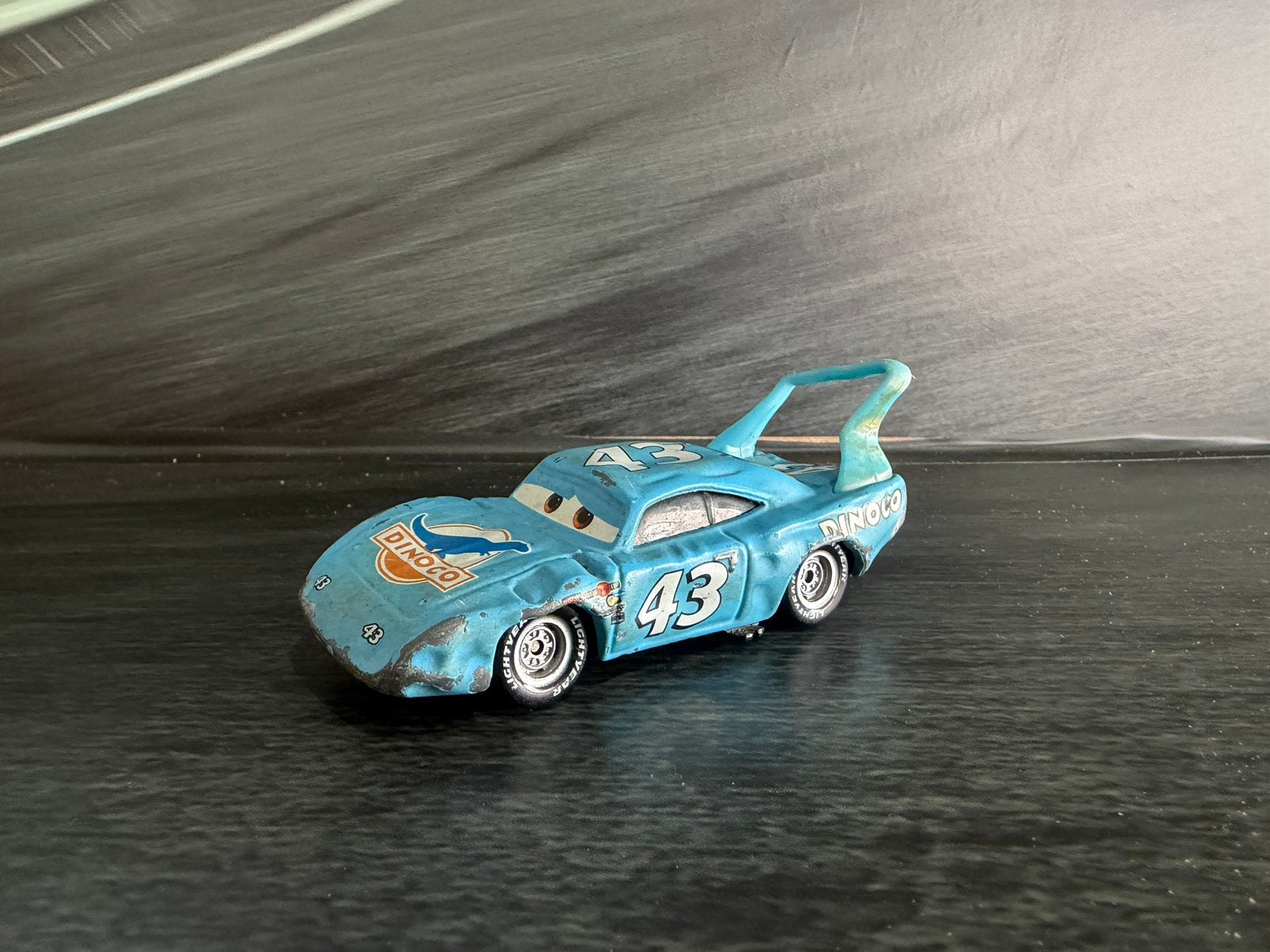 Disney Pixar Cars Damaged The King#43 Originele 2009 Mattel, Kinderen en Baby's, Ophalen of Verzenden, Zo goed als nieuw