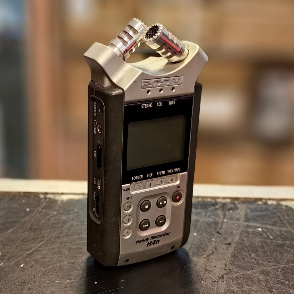 Zoom H4N Handy Recorder - In Nette Staat, Zoom, Zo goed als nieuw, Support@zoom.com, 55 Almaden Blvd, 6th Floor
San Jose, CA 95113
USA