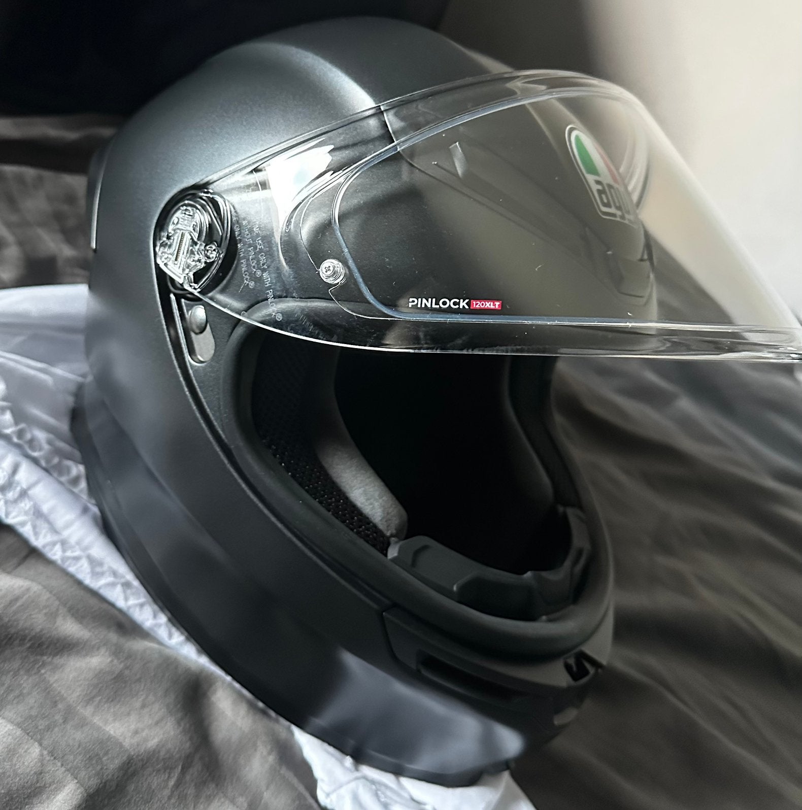 Foto 2 van AGV K6S | Matte Black