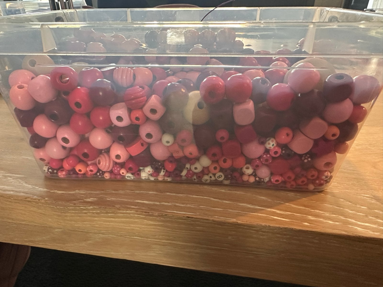 Houten kralen in roze- en roodtinten, Ophalen, Gebruikt, Kraal