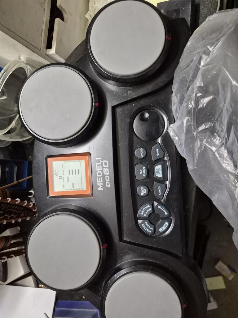 Pot 15€ muziekinstrument 15€ 2 beelden 30€, Ophalen of Verzenden, Overige merken
