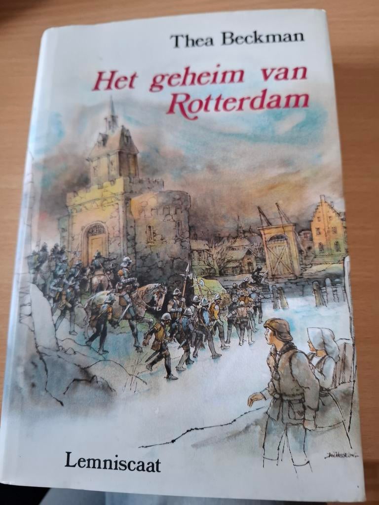 Het geheim van Rotterdam - Thea Beckman, Boeken, Ophalen of Verzenden, Gelezen, Thea Beckman, Fictie algemeen