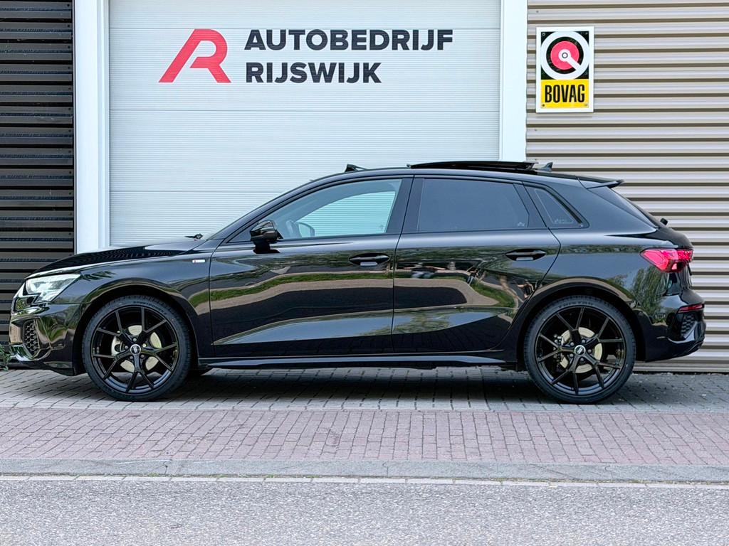 Audi A3 Sportback 35 TFSI S edition Pano/360/AppleCar/Acc, Auto's, Audi, 12 maanden, 1295 kg, 4 cilinders, Alcantara