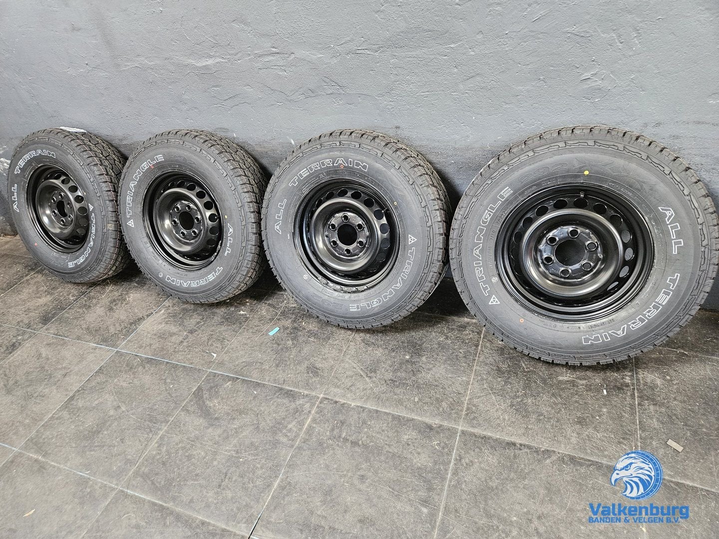 Nieuwe originele Mercedes Sprinter OffRoad A/T 4x4 16 inch z