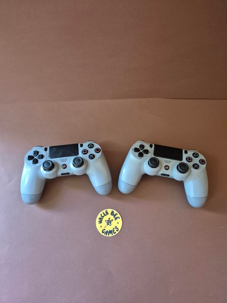 2 Orginele 20th Anniversary Grey Dualshock 4 V1 Controllers, Avontuur en Actie, Verzenden, Vanaf 3 jaar, Info@sony.com