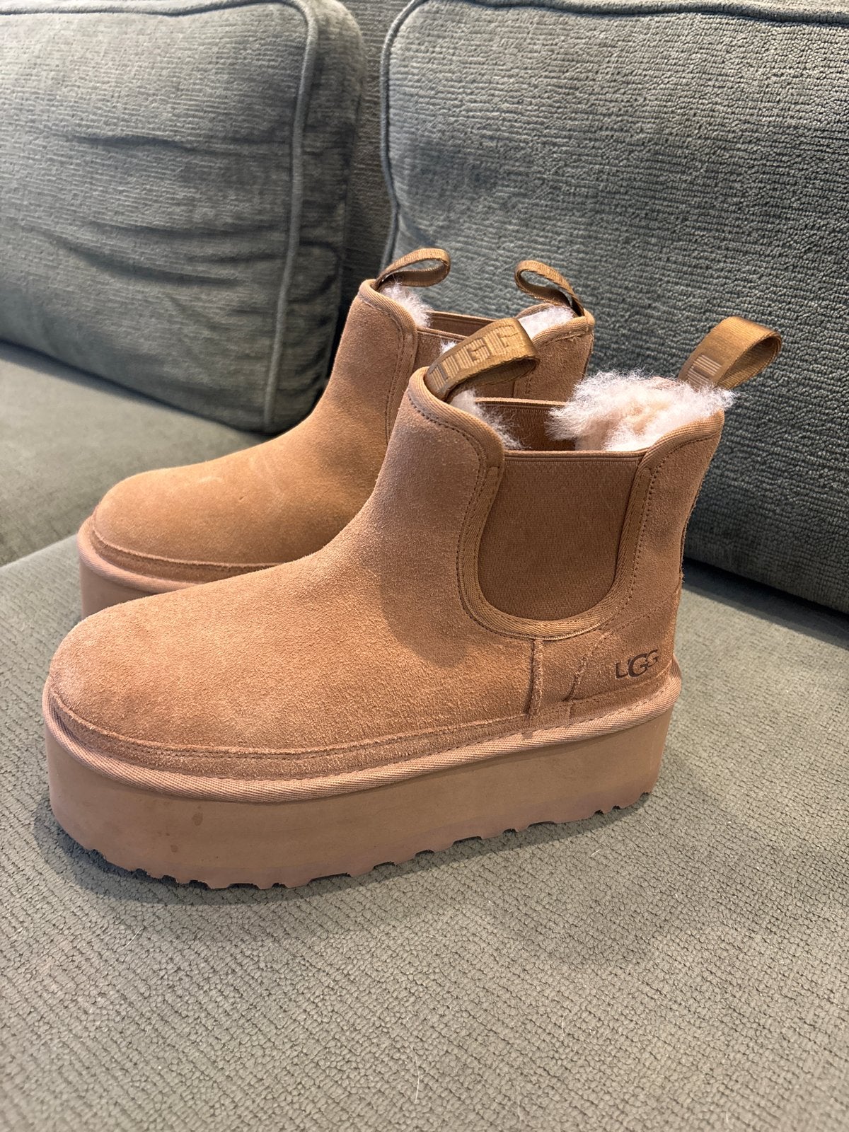 Ugg Classic Mini Platform Chestnut Maat 37, Kleding | Dames, Schoenen, Ophalen of Verzenden, Zo goed als nieuw, Bruin, Lage of Enkellaarzen