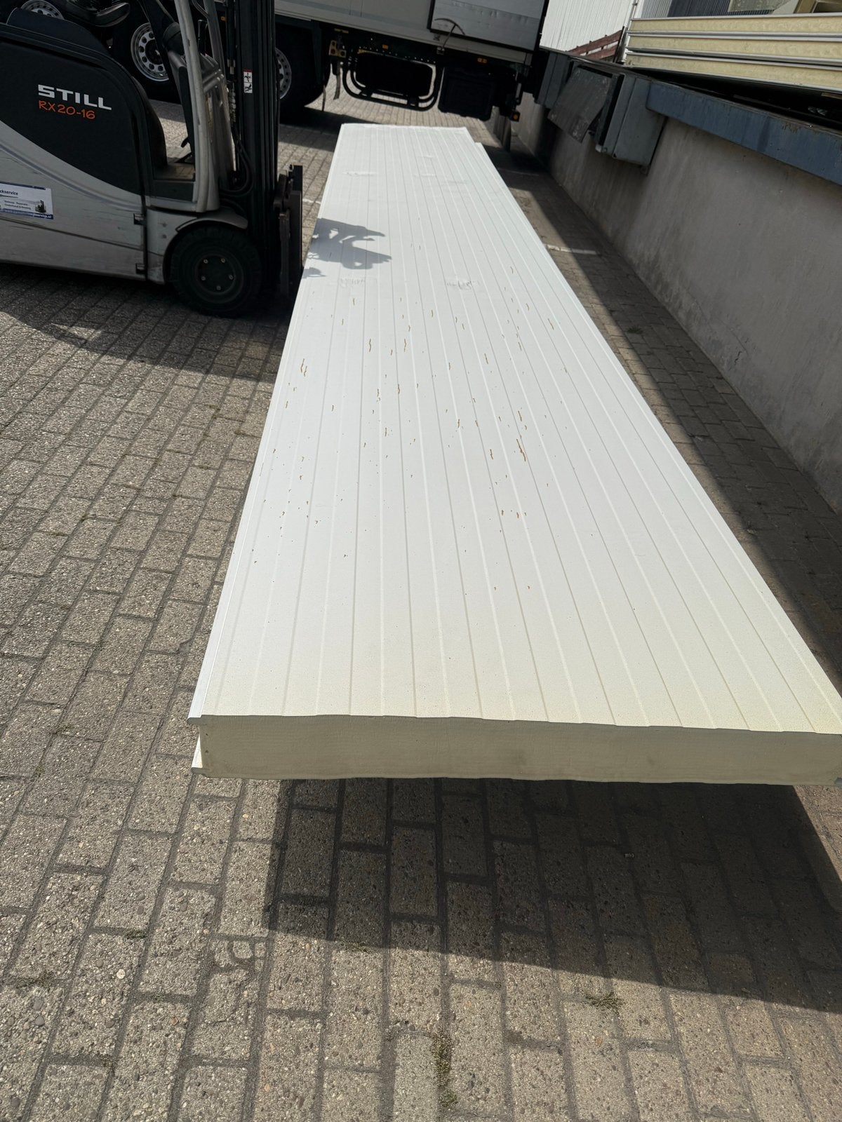Gebruikte Sandwichpanelen - 7m lang, ca. 8 stuks, Ophalen, Gebruikt, Hardschuim (Pir), 15 m² of meer