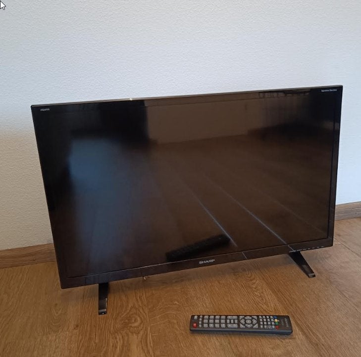 SHARP Lcd kleuren tv 32", Audio, Tv en Foto, Televisies, Ophalen, 50 Hz, LCD, 80 tot 100 cm