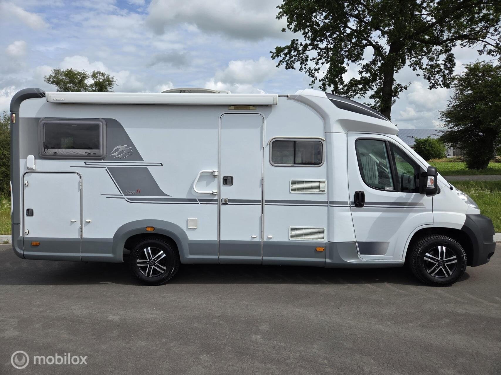 Knaus Van TI 600 ME 131PK ☆2008, Airco, 2x enkele bedden, Caravans en Kamperen, Campers, Fietsendrager, 6 tot 7 meter, Bedrijf