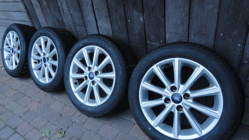Ford Fiesta alu velgen origineel met zomerbanden 16 inch, Auto-onderdelen, Banden en Velgen, Ophalen, Gebruikt, 16 inch, Banden en Velgen