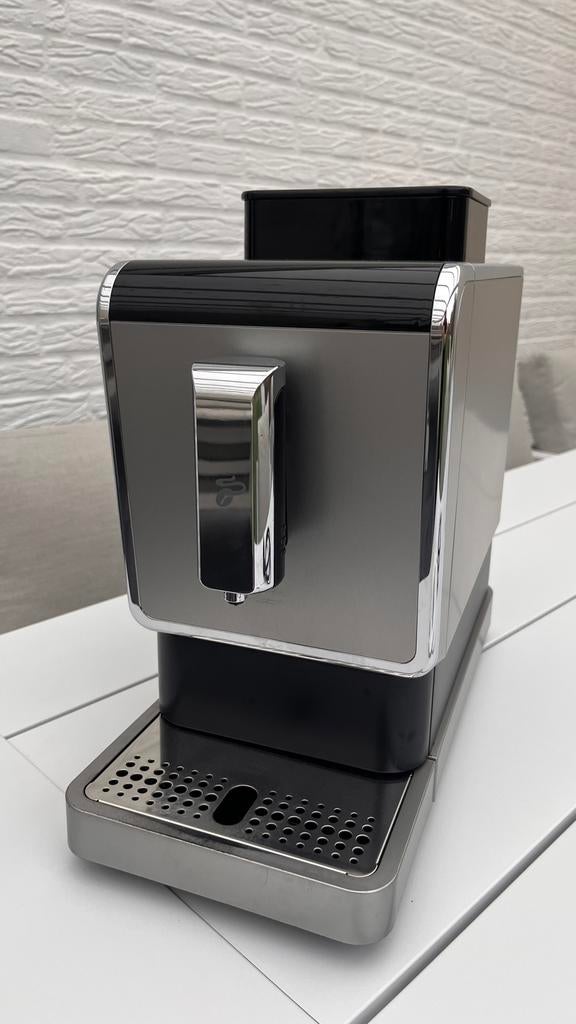 Tchibo volautomatische koffiemachine, Afneembaar waterreservoir, Koffiemachine, Zo goed als nieuw, 2 tot 4 kopjes