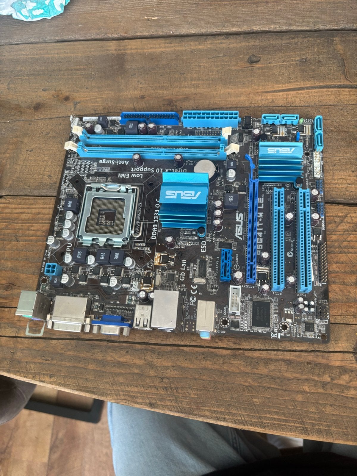 Defect ASUS P5GC41T-M LE Moederbord - Krijgt stroom, Computers en Software, Moederborden, Ophalen, Niet werkend, Overige typen