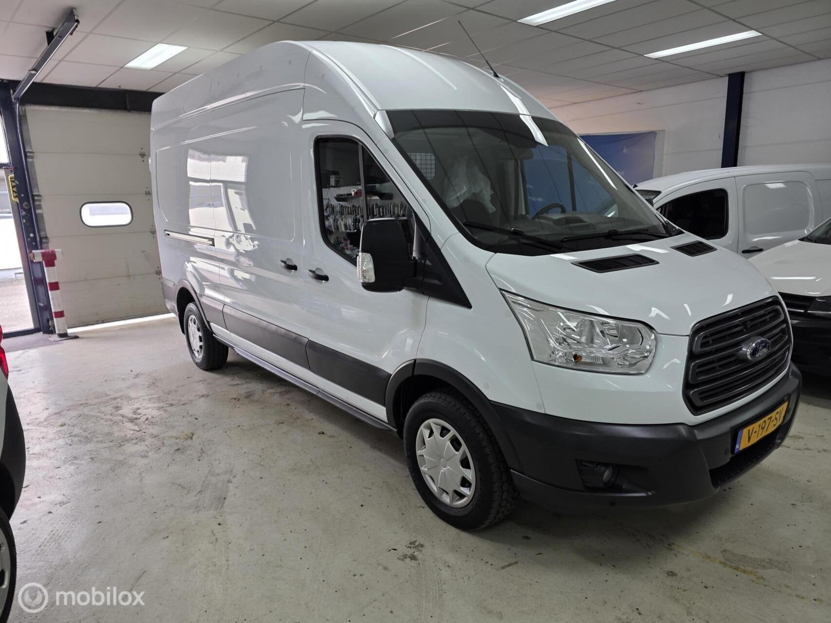 Ford Transit 2.0 TDCI L3H2 RWD airco cruise 40.000 km, Auto's, Bestelauto's, Achterwielaandrijving, Euro 6, 4 cilinders, 2800 kg