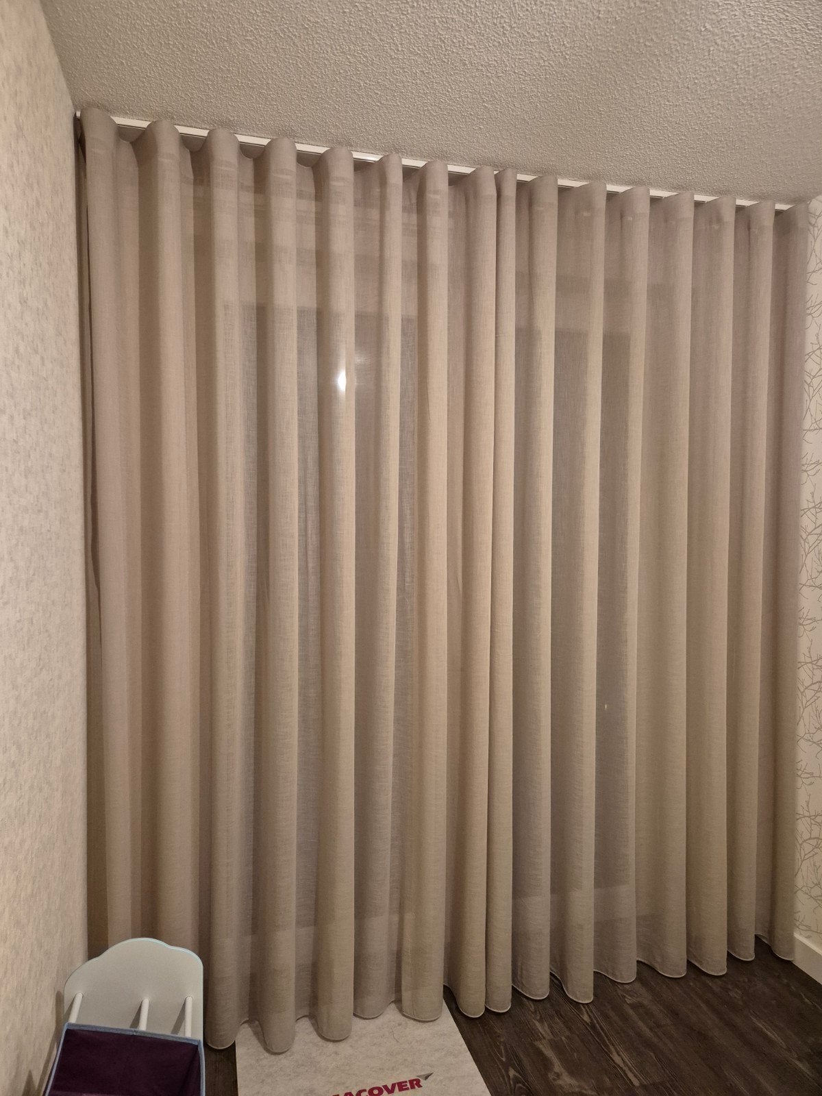 2 x 2.60 hoge vitrage. Taupe en crème kleur, let op breedte!, Huis en Inrichting, Stoffering | Gordijnen en Lamellen, Ophalen
