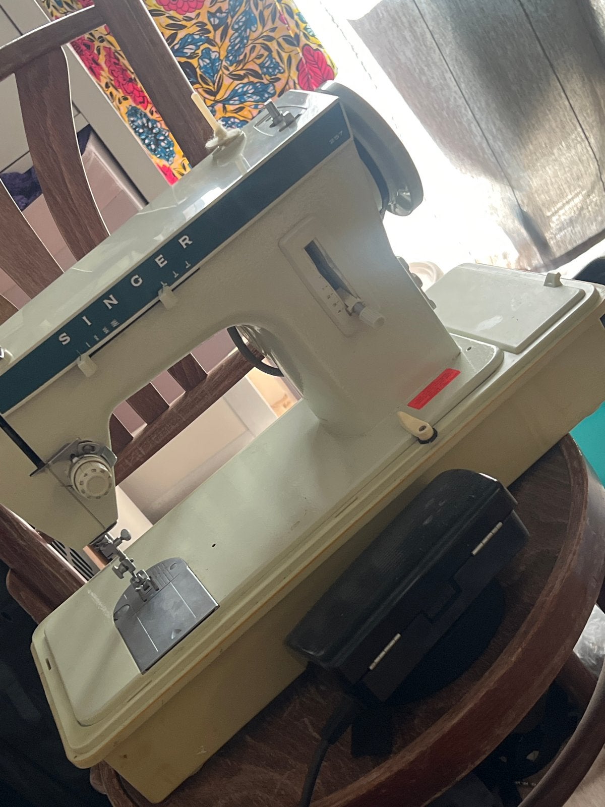 Gratis Singer naaimachine, Hobby en Vrije tijd, Ophalen of Verzenden, Gebruikt, Naaimachine, Singer
