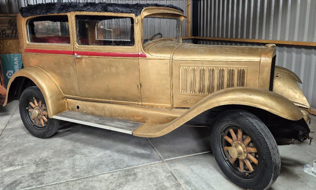 Gouden Oldtimer als DJ Booth/ decoratie object, Ophalen, Gebruikt, Overige merken