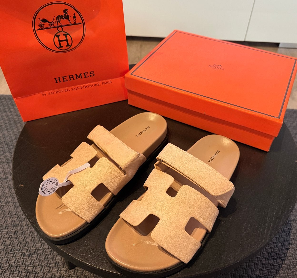 Hermes Slippers Heren Maat 40 - Nieuwstaat, Kleding | Heren, Schoenen, Ophalen of Verzenden, Zo goed als nieuw, Overige kleuren