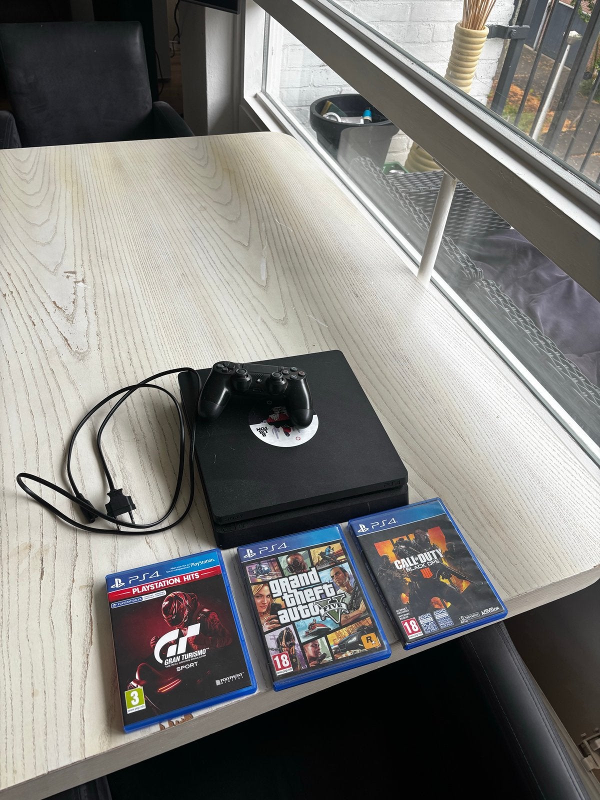 PlayStation 4 Slim met controller en 3 games, Spelcomputers en Games, Spelcomputers | Sony PlayStation 4, Gebruikt, Slim, 500 GB