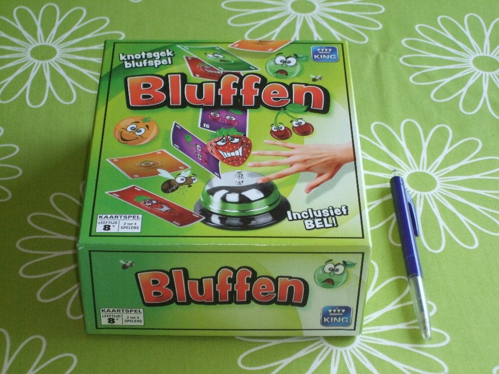Bluffen - het knotsgekke blufspel met de bel!, Hobby en Vrije tijd, Gezelschapsspellen | Overige, Zo goed als nieuw, Een of twee spelers