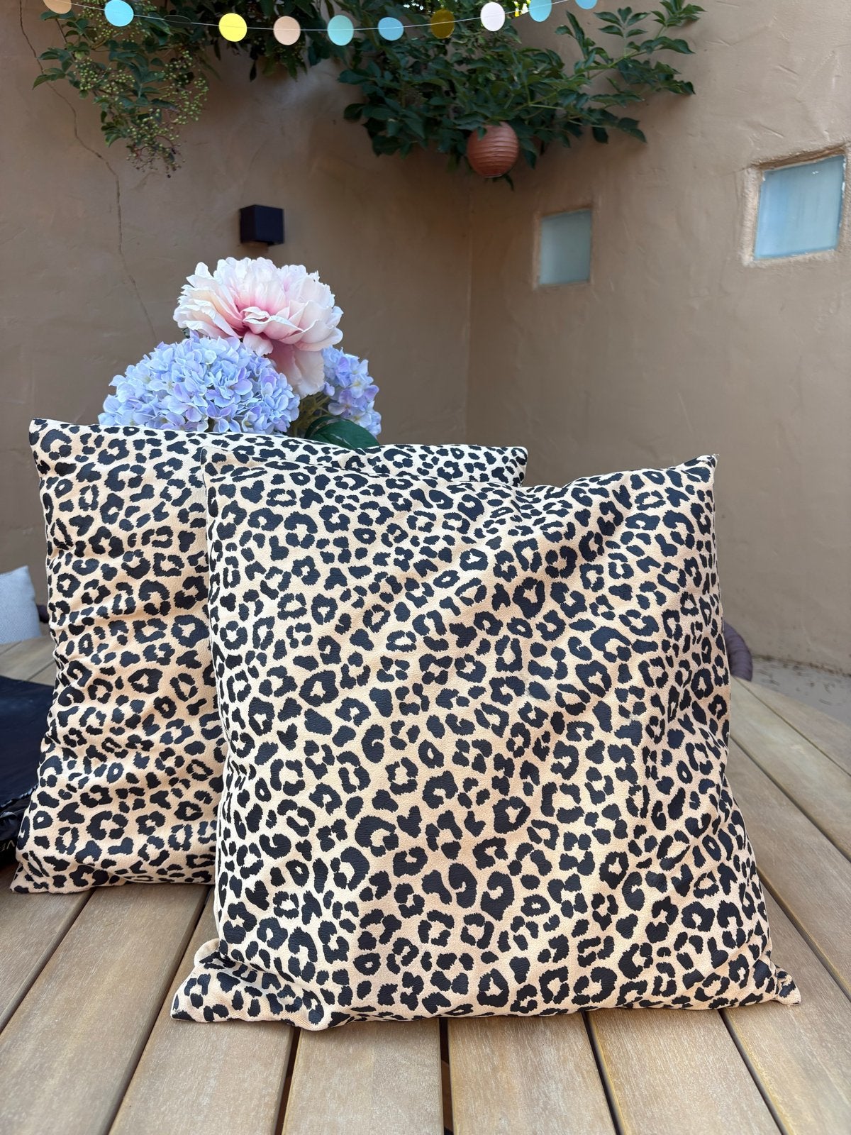 Set van 2 Leopard Sierkussens - Zo goed als nieuw, Overige merken, Meerkleurig, Afneembare hoes, Vierkant