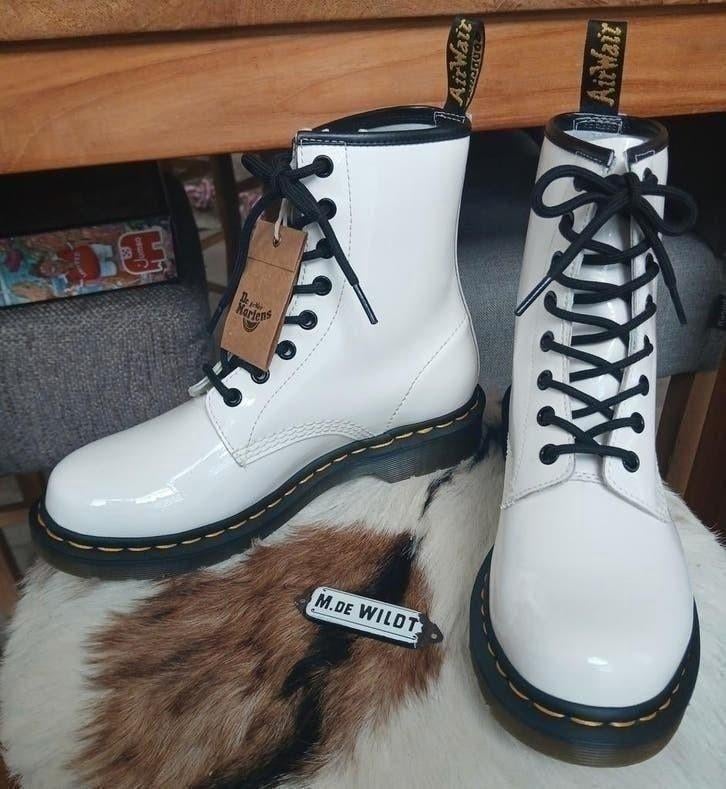 Nieuw: Dr. Martens 40 - 1460 lakleer wit patent lamper, Kleding | Dames, Schoenen, Nieuw, Lage of Enkellaarzen, Wit, Ophalen of Verzenden
