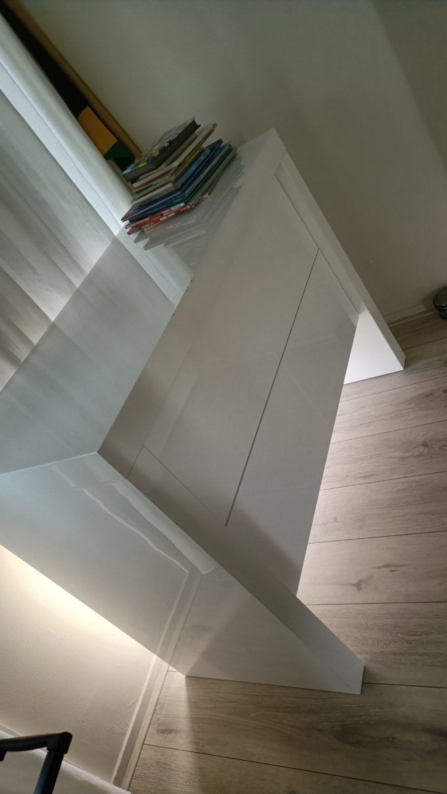 Witte, hoge commode, Ophalen, Gebruikt, 50 tot 70 cm, 100 cm of meer