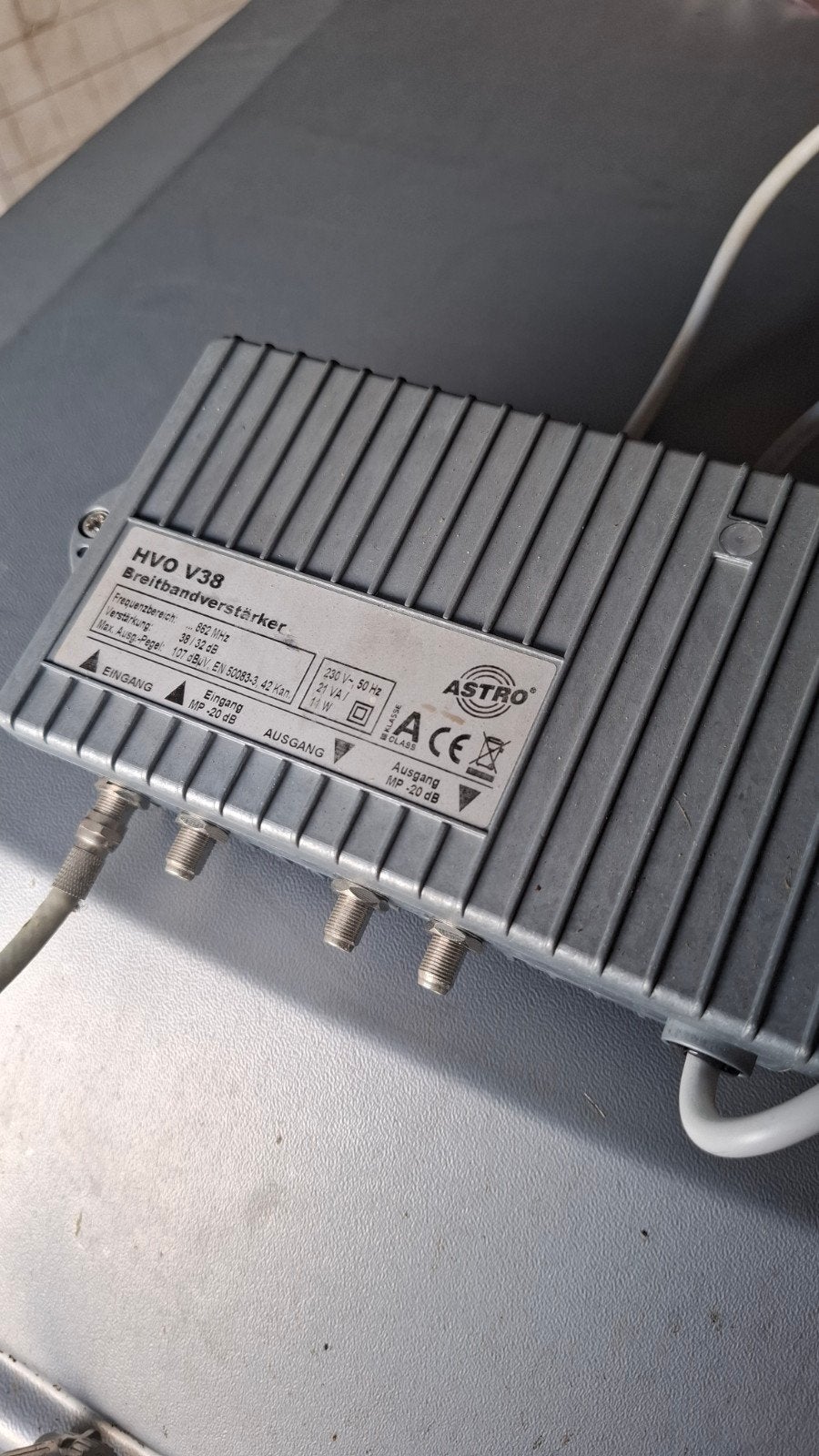 Astro HVO V38 Breedbandversterker CAI Versterker, Overige merken, Ophalen of Verzenden, Minder dan 60 watt, Gebruikt