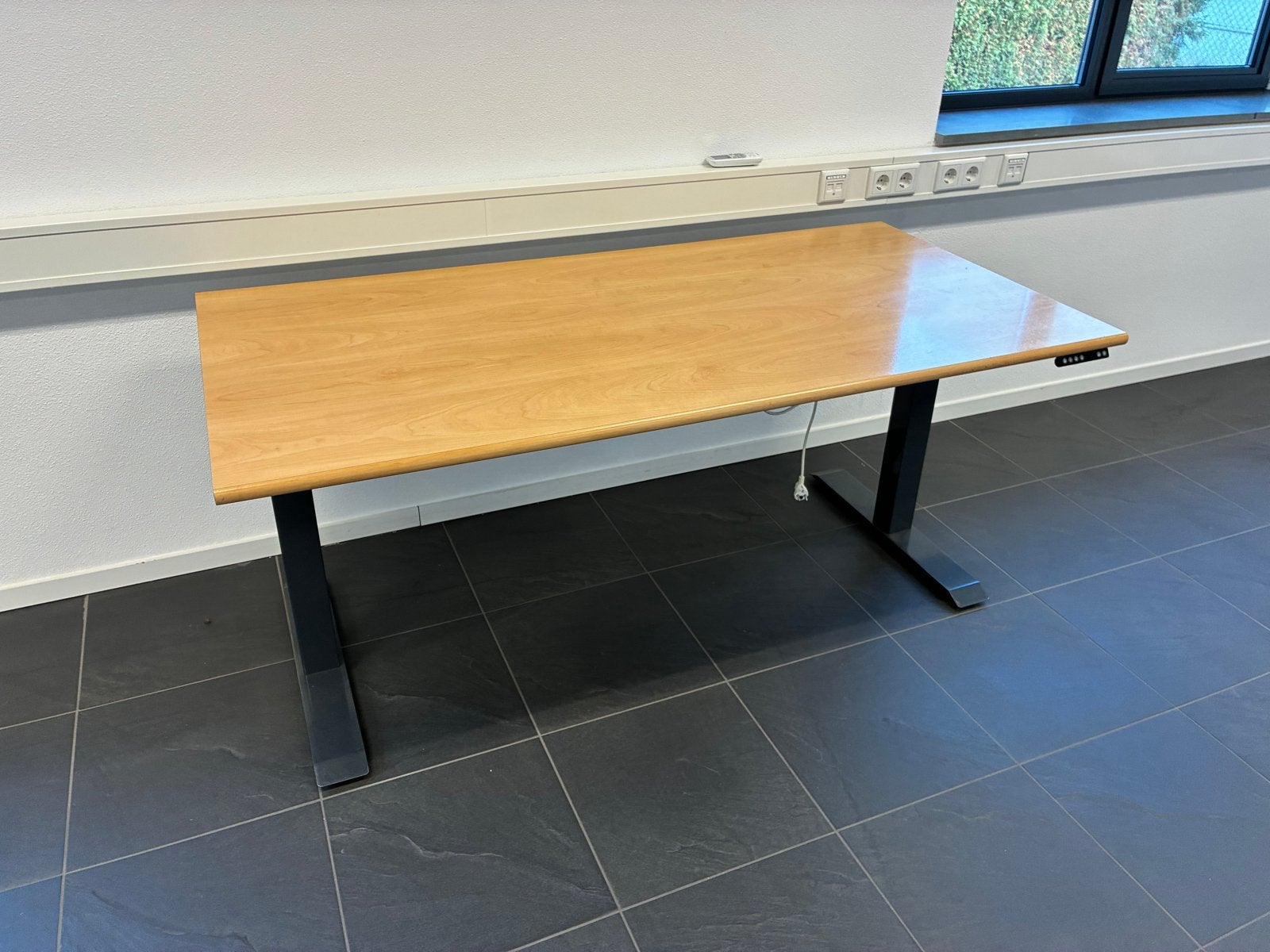 Elektrisch Zit-sta Bureau - Houten Blad, Zwart Onderstel, Ophalen, Zit-sta bureau, Hout, Bruin